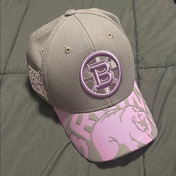 Reebok Gray and Pink Casual Hat - Picture 1 of 7
